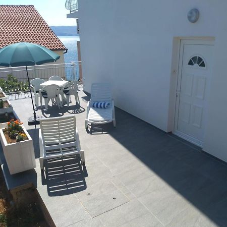 Sea Side App Apartment Vratarusa Bagian luar foto