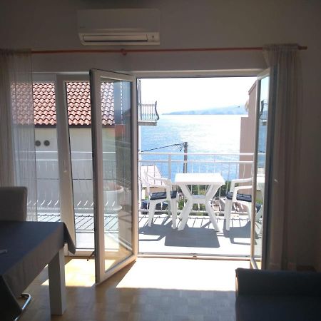 Sea Side App Apartment Vratarusa Bagian luar foto