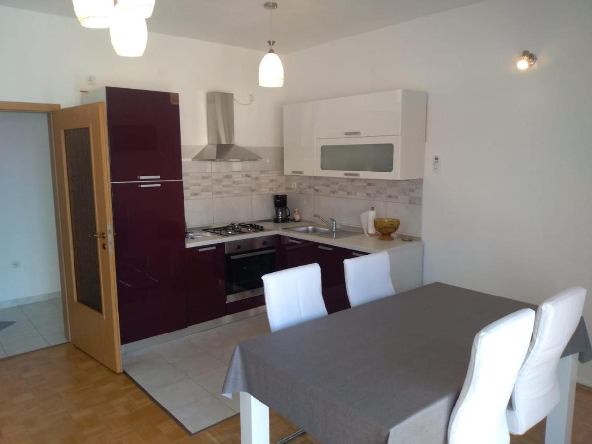 Sea Side App Apartment Vratarusa Bagian luar foto