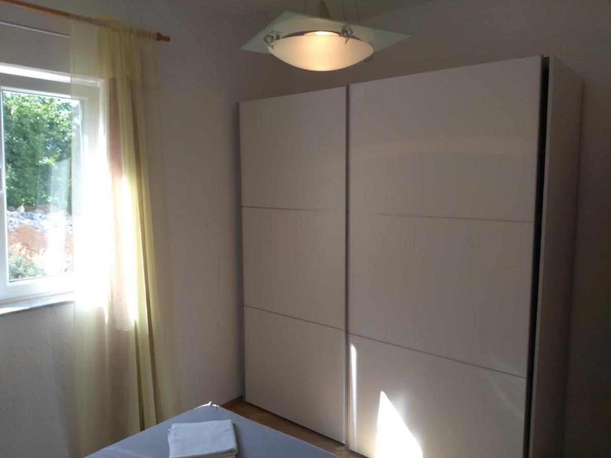 Sea Side App Apartment Vratarusa Bagian luar foto