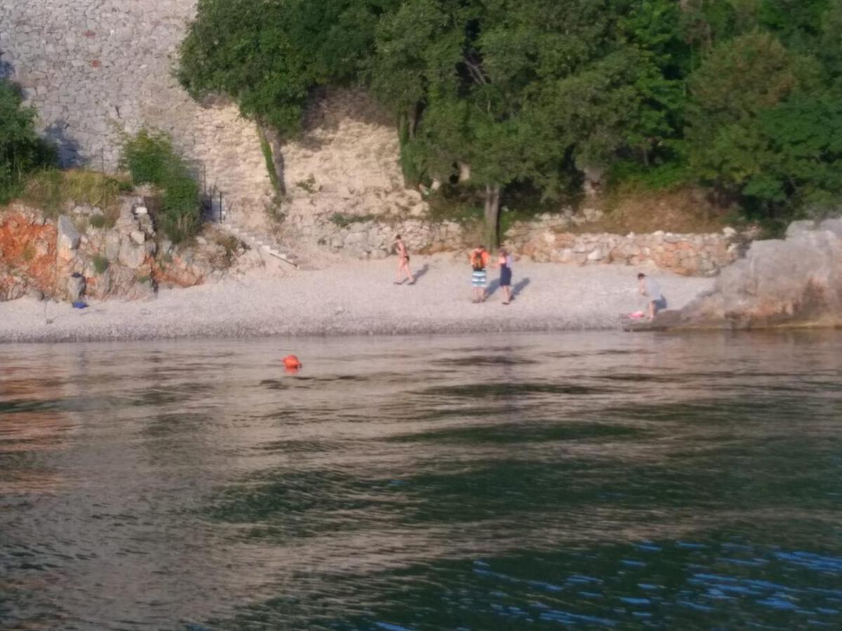 Sea Side App Apartment Vratarusa Bagian luar foto